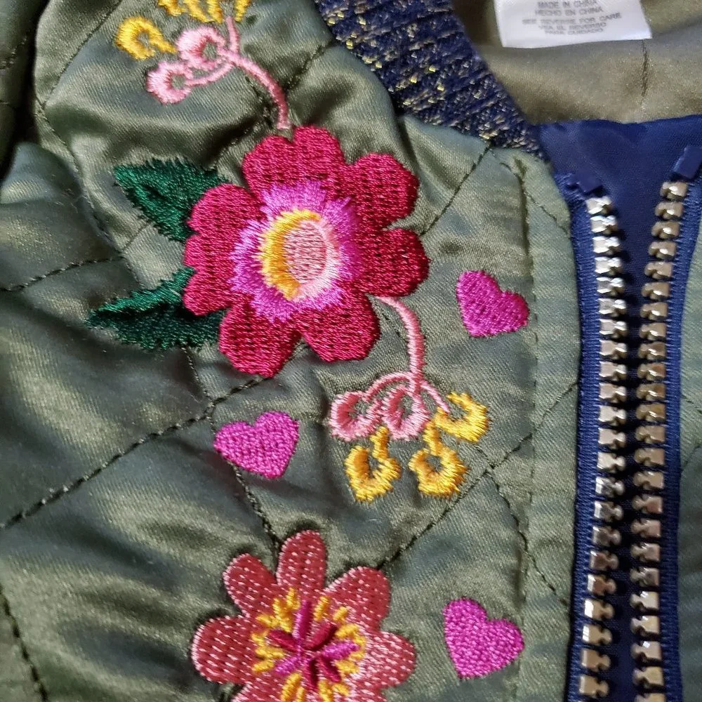 Girls Jacket, 18 months, zippered, quilted satin with embroidered design. - Picture 3 of 6
